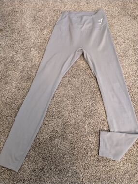 EUC Women's Gymshark High-Waist Leggings in Light Gray Size M